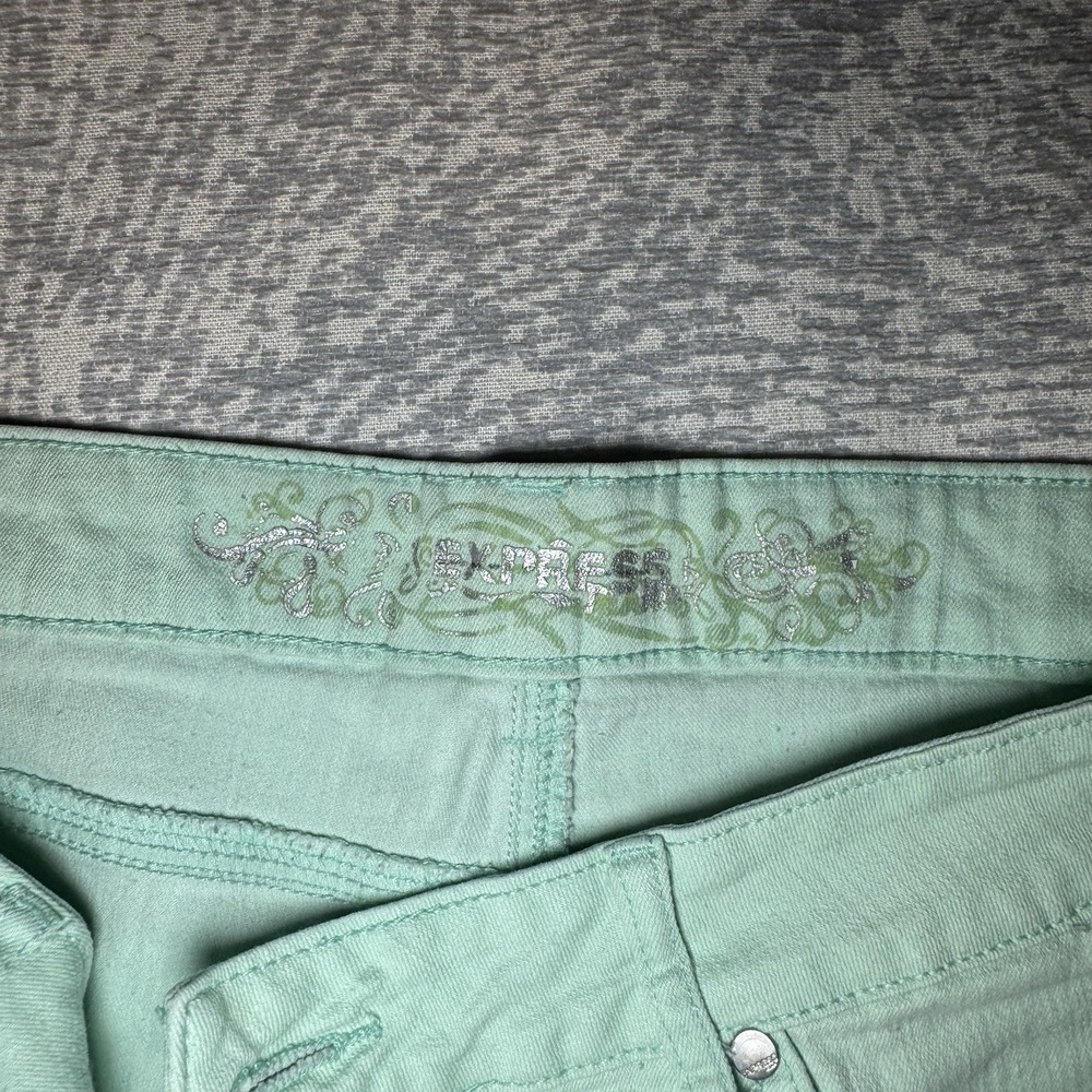 Express Jeans Light Green Mint Denim Shorts Women's 14 Cuffed Embroidered - Picture 4 of 6